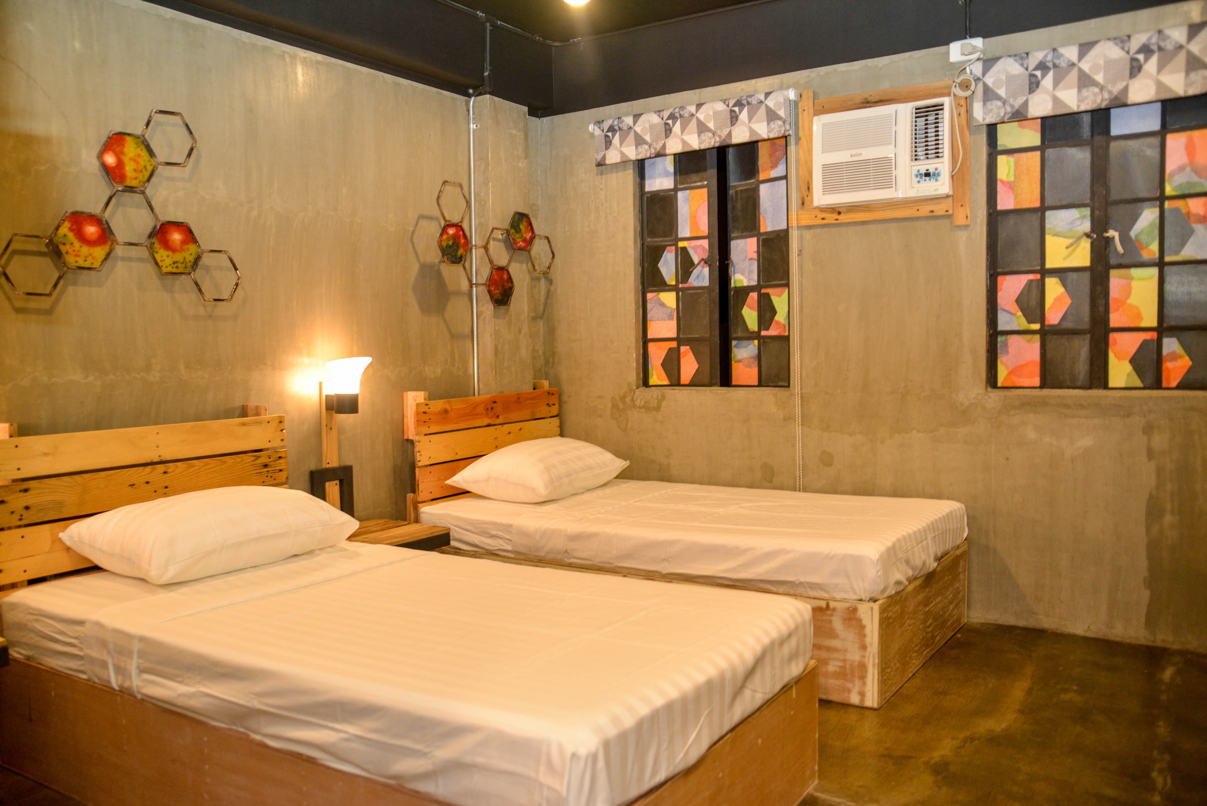 Bhive Hotel room